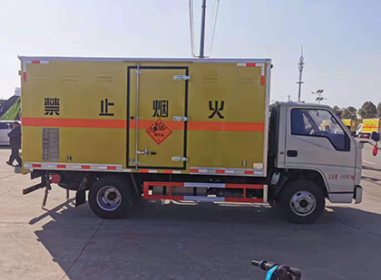 芦淞爆破器材运输车